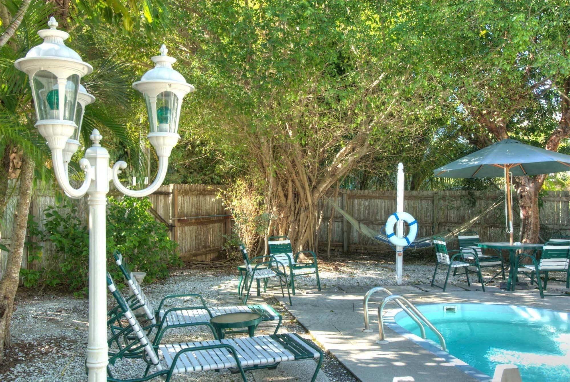 Seahorse Cottages - Adults Only Санибел Экстерьер фото