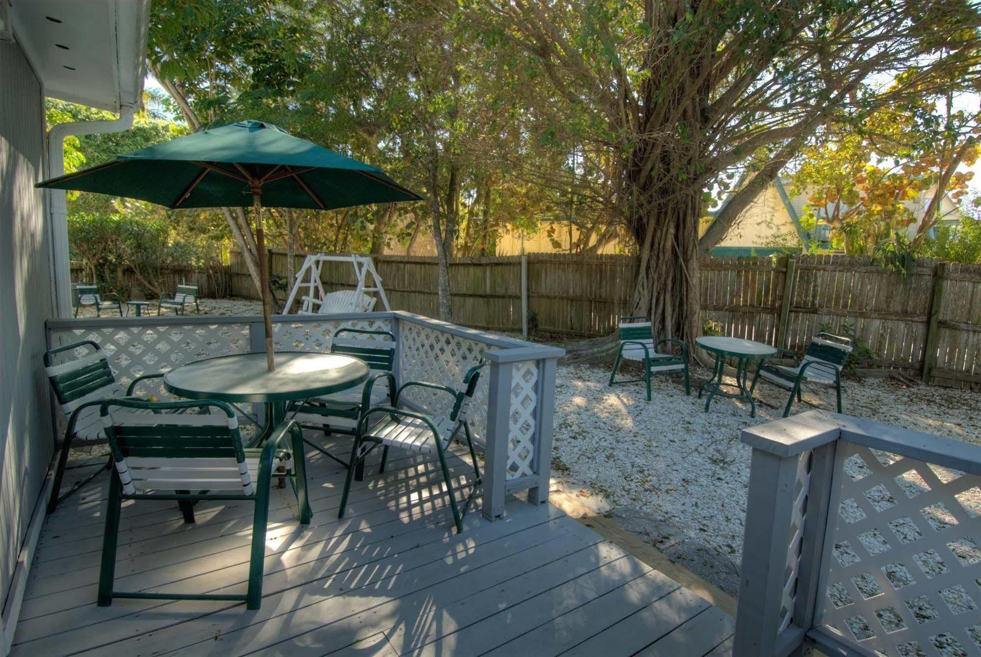 Seahorse Cottages - Adults Only Санибел Экстерьер фото