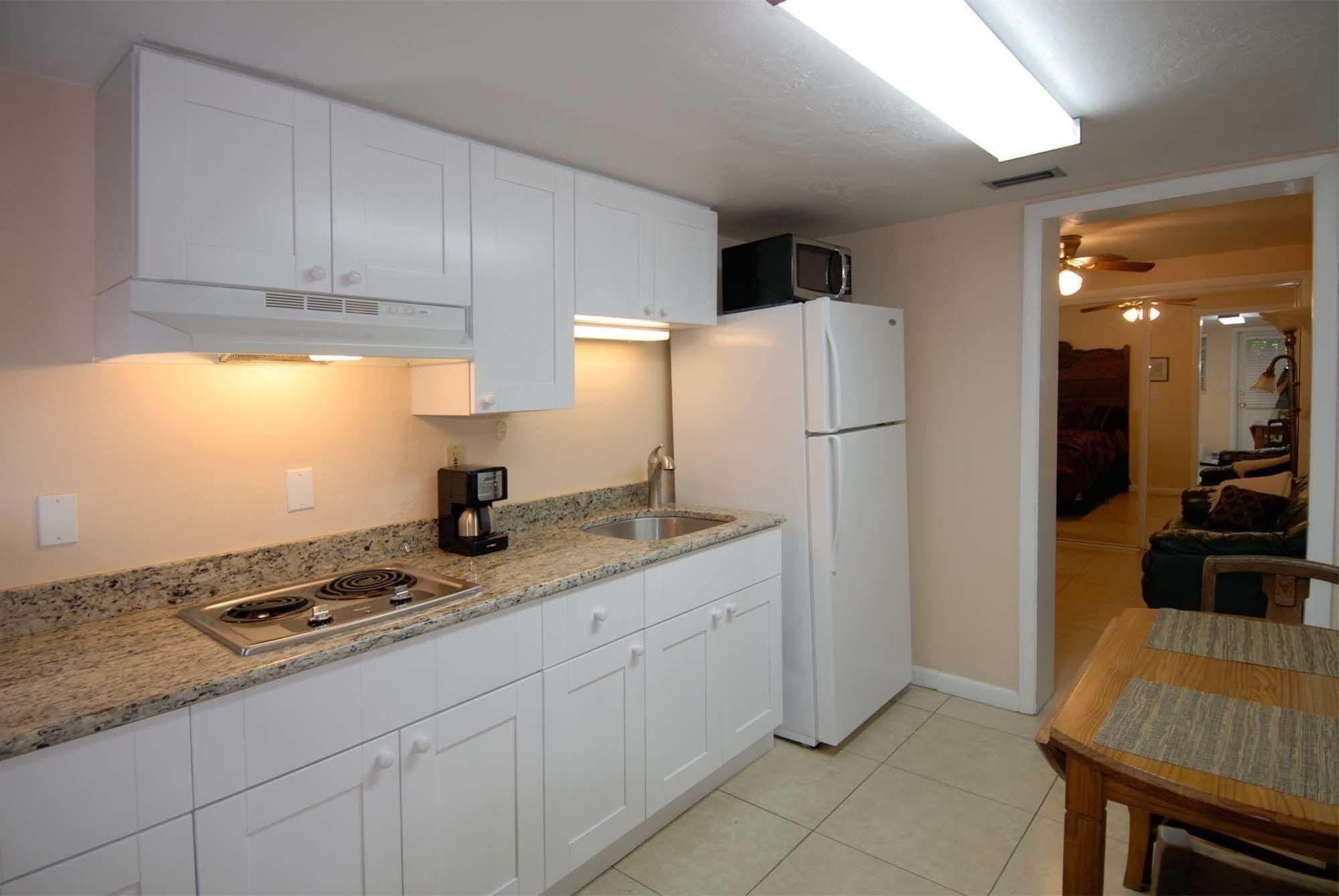 Seahorse Cottages - Adults Only Санибел Экстерьер фото