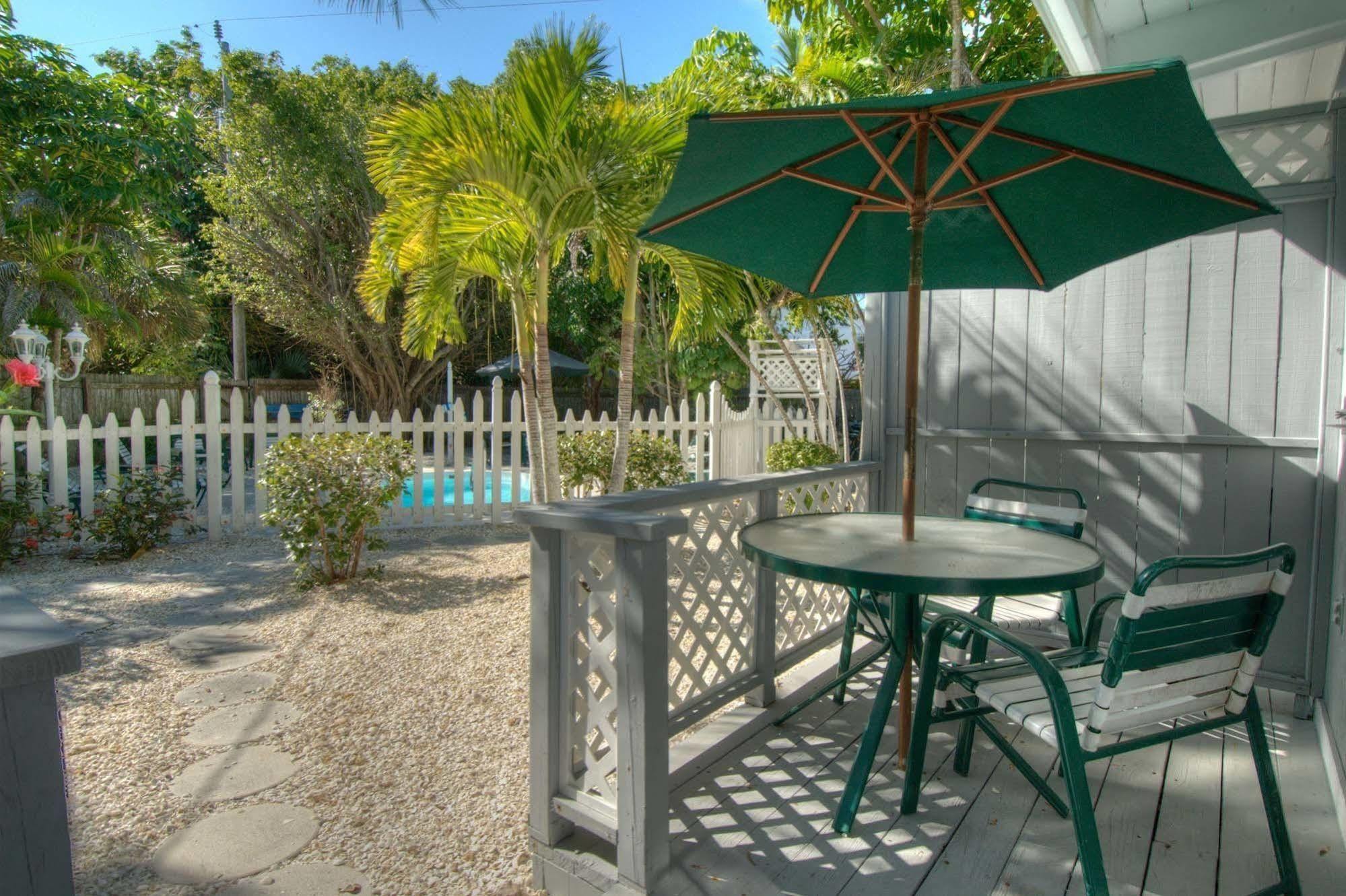 Seahorse Cottages - Adults Only Санибел Экстерьер фото